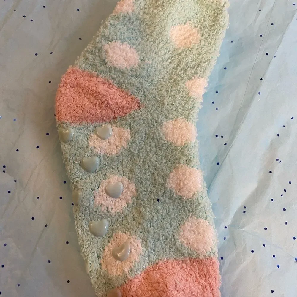 Girls 3 pairs Marilyn Monroe non Skid Grippers 6-8